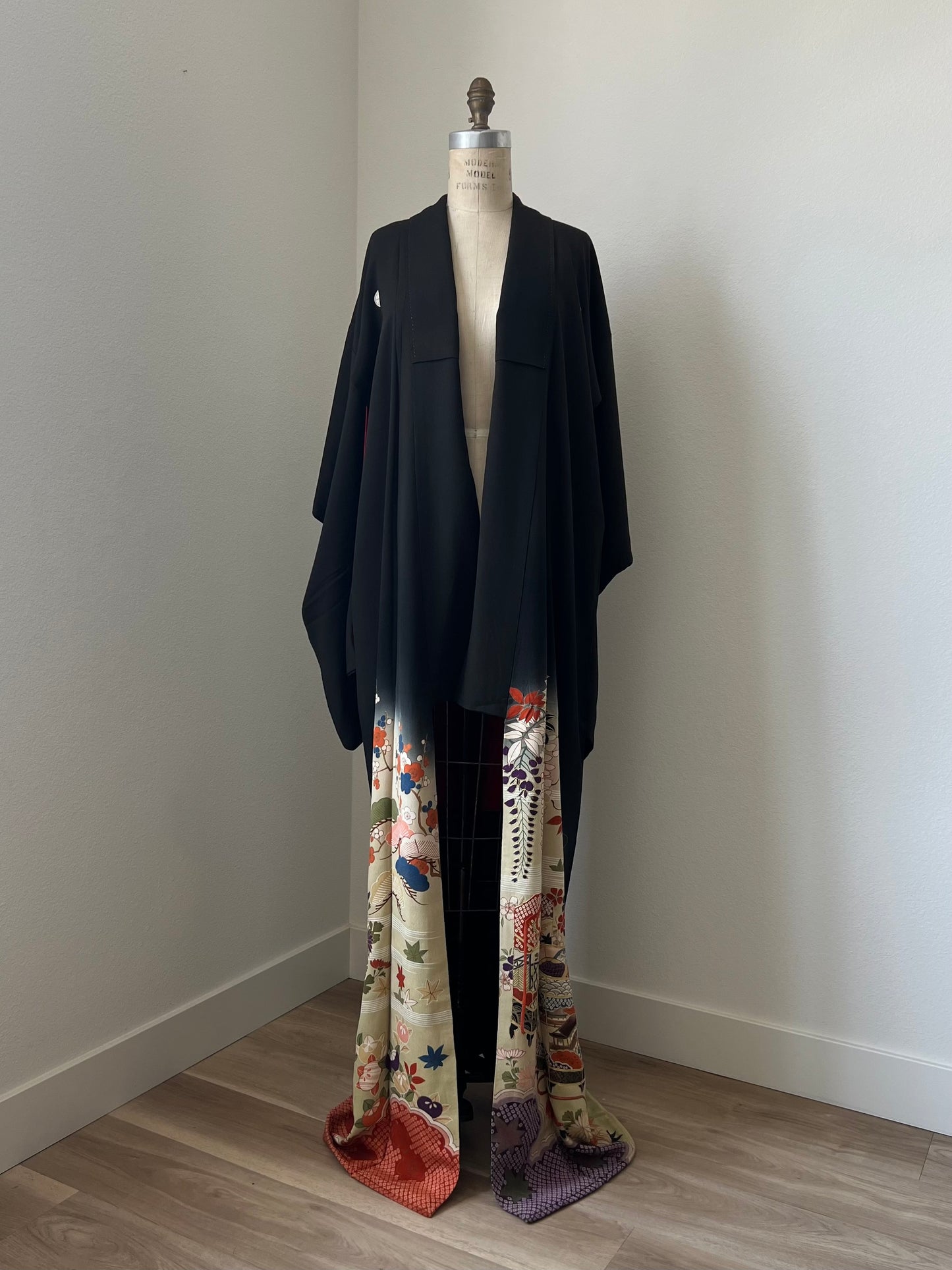 Antique Kaioke Kurotomesode Kimono