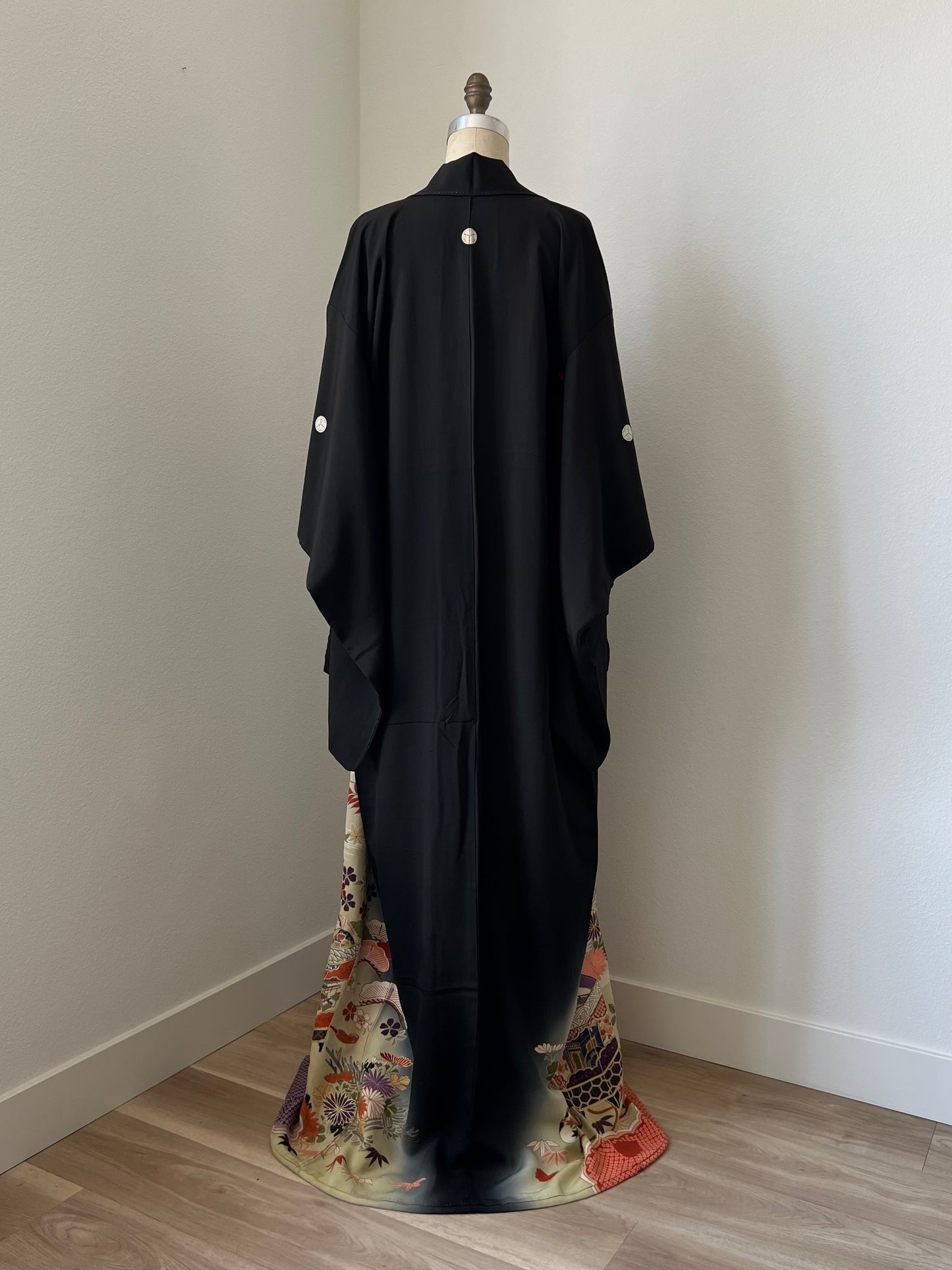 Antique Kaioke Kurotomesode Kimono