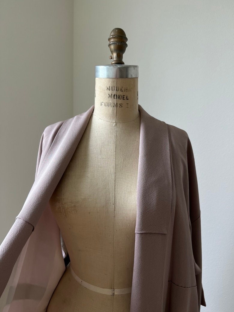 Antique 1930s Japanese silk kimono | Dusty lilac | Shibori & Embroidery