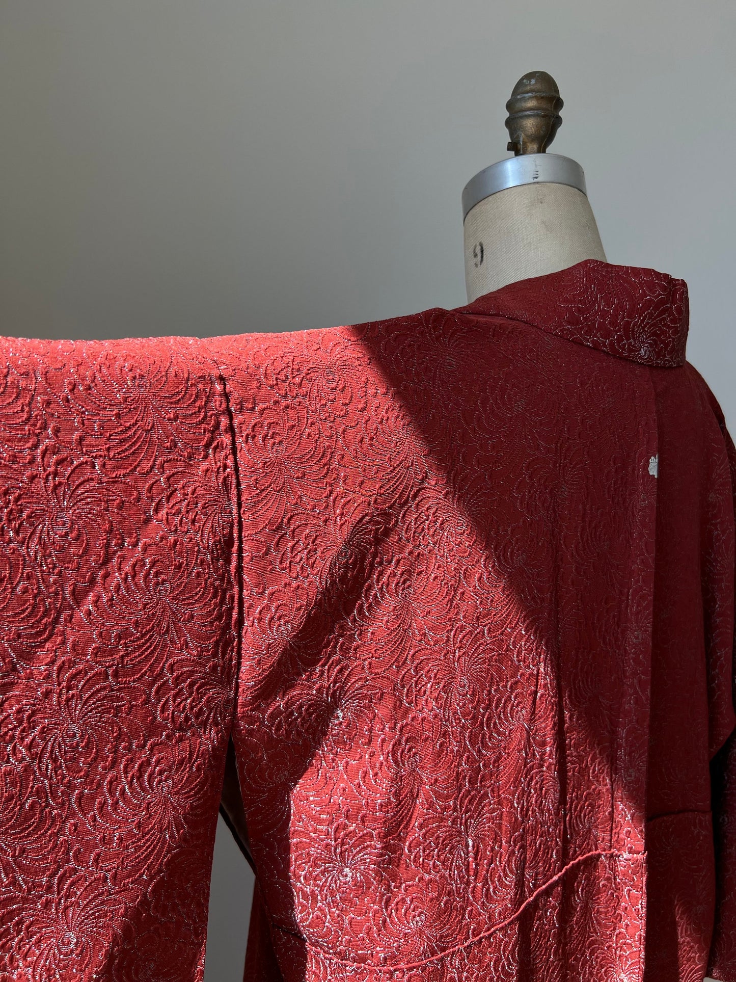 Antique 1930s Japanese silk kimono | Reddish brown | Chrysanthemum