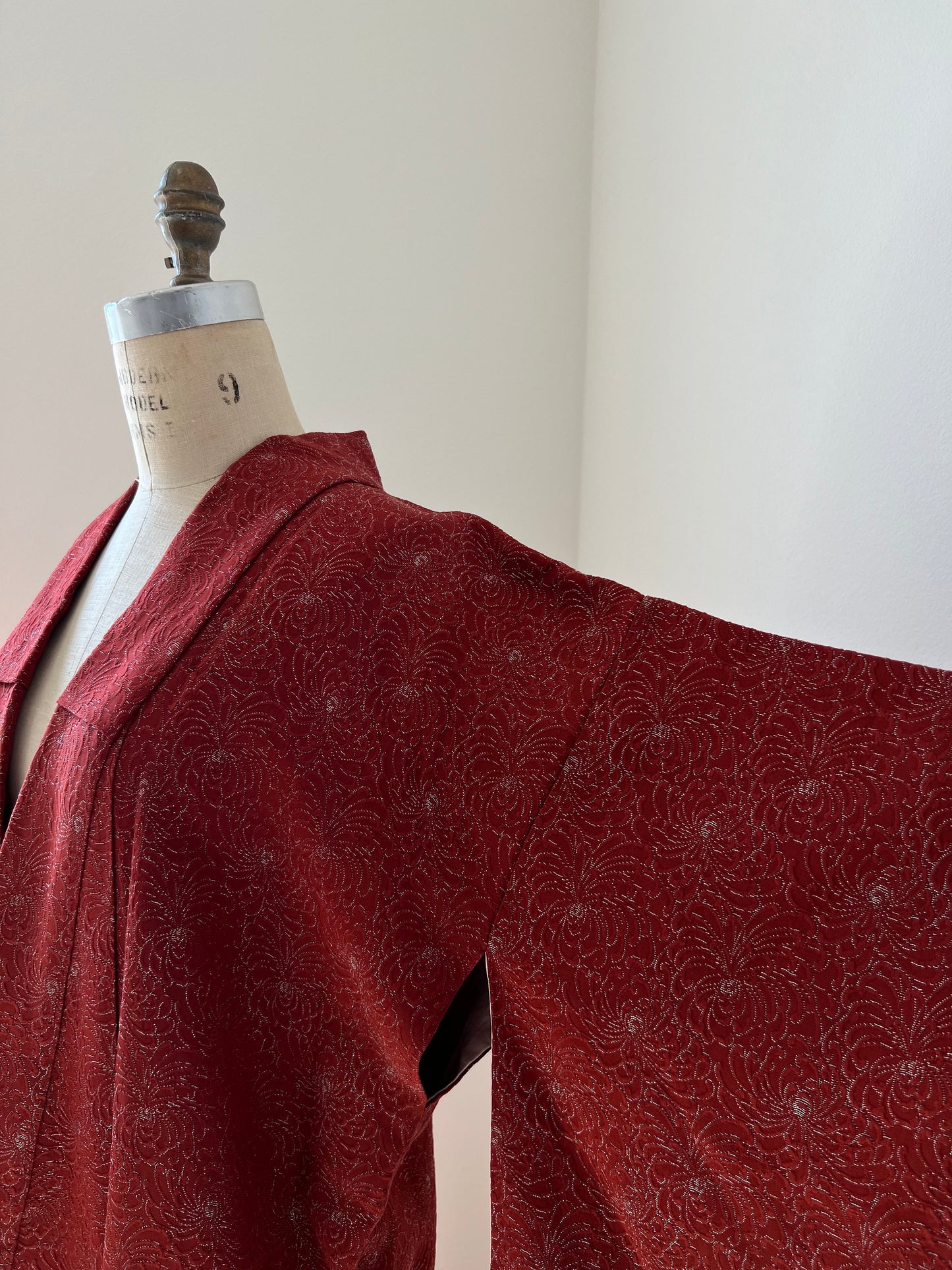 Antique 1930s Japanese silk kimono | Reddish brown | Chrysanthemum