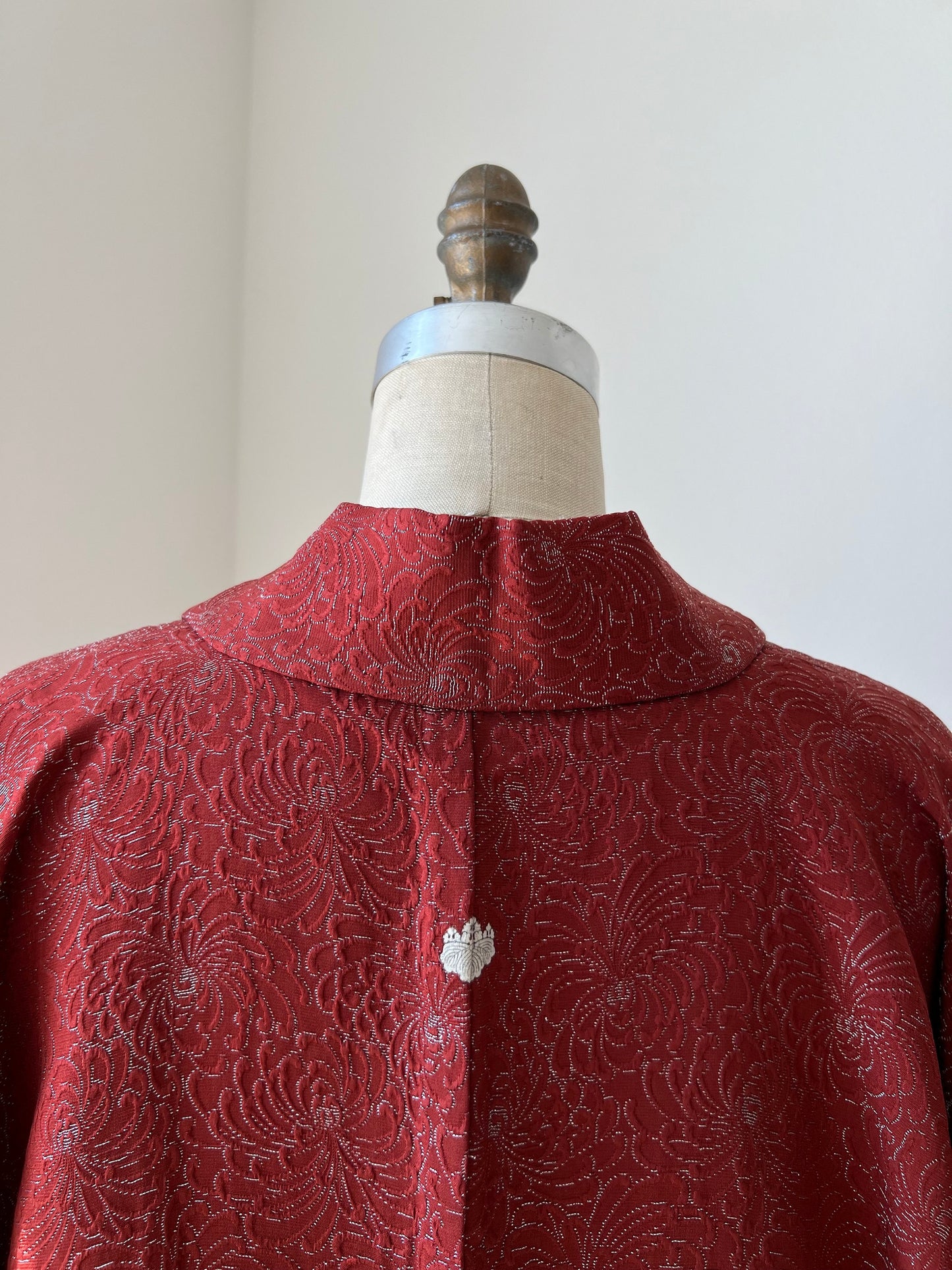 Antique 1930s Japanese silk kimono | Reddish brown | Chrysanthemum