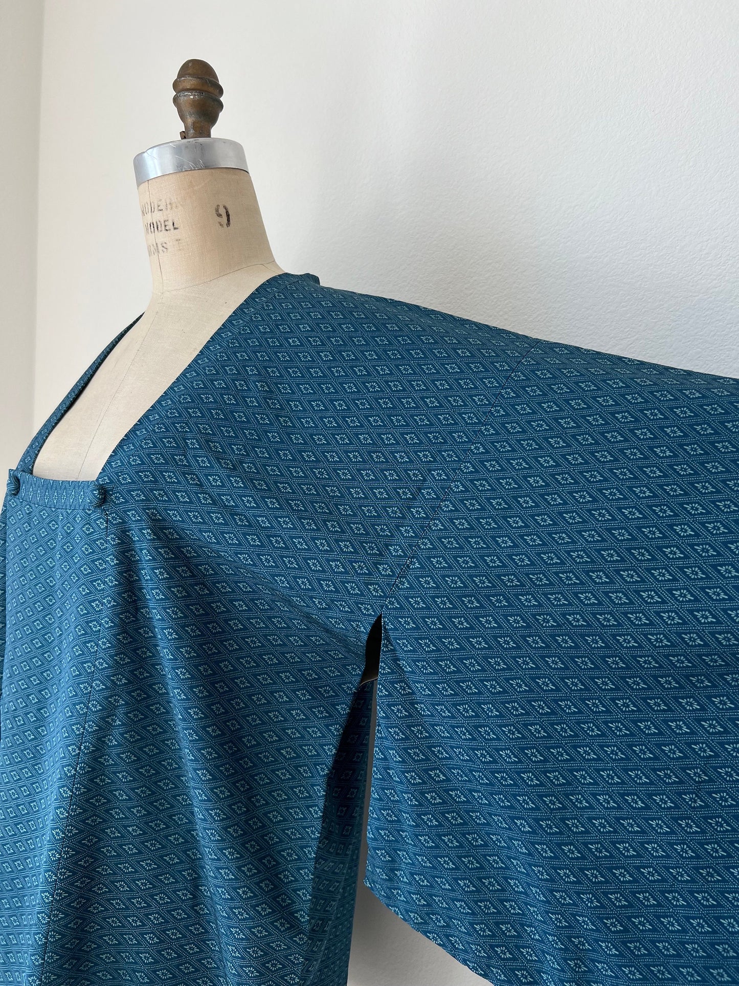 Vintage blue kimono jacket sleeve