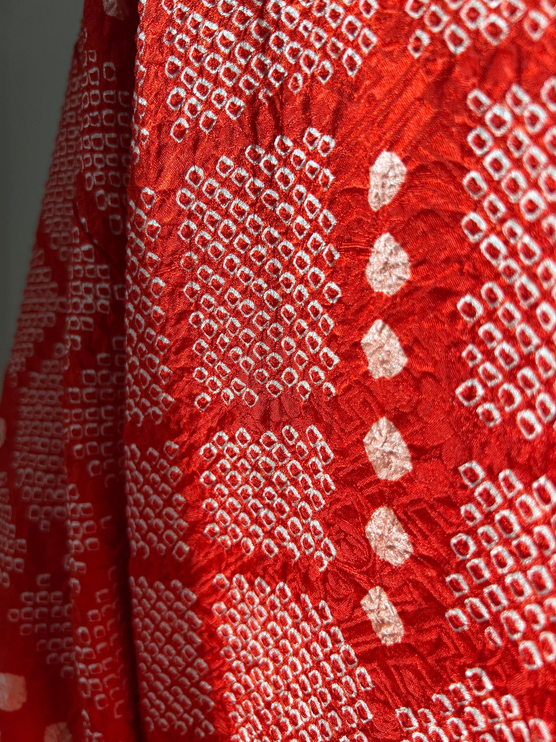 Antique kimono jacket (red tie dye) close up