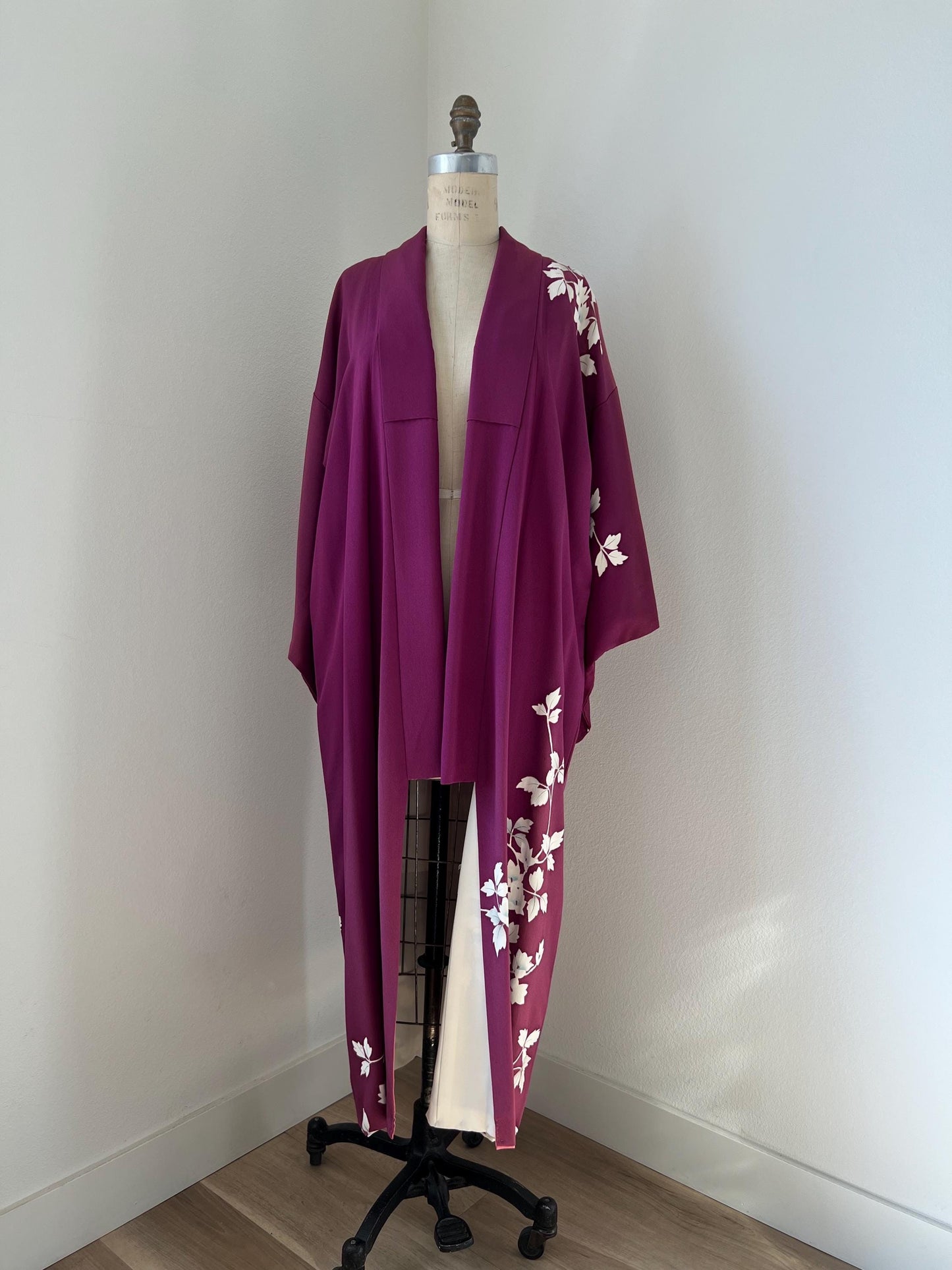 Antique Shiro Hana Silk Kimono