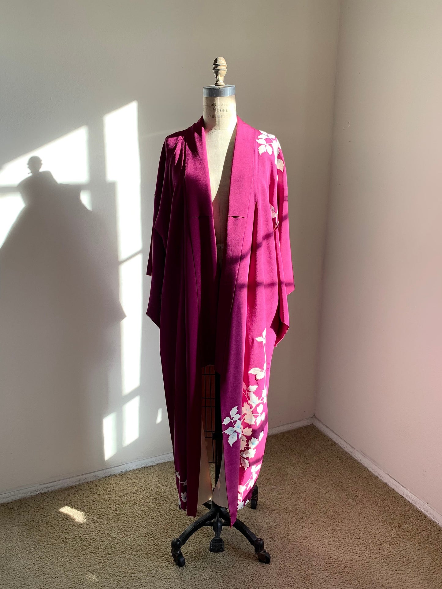 Vintage 1950s Japanese silk kimono | Purple | Flower