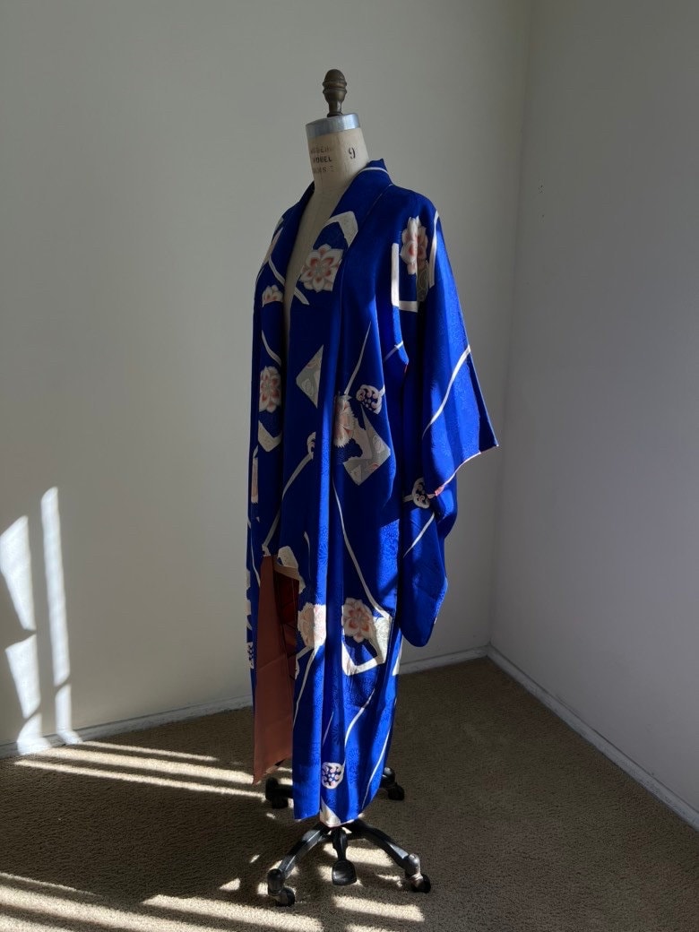 Antique 1920s Japanese silk kimono | Blue | Flower