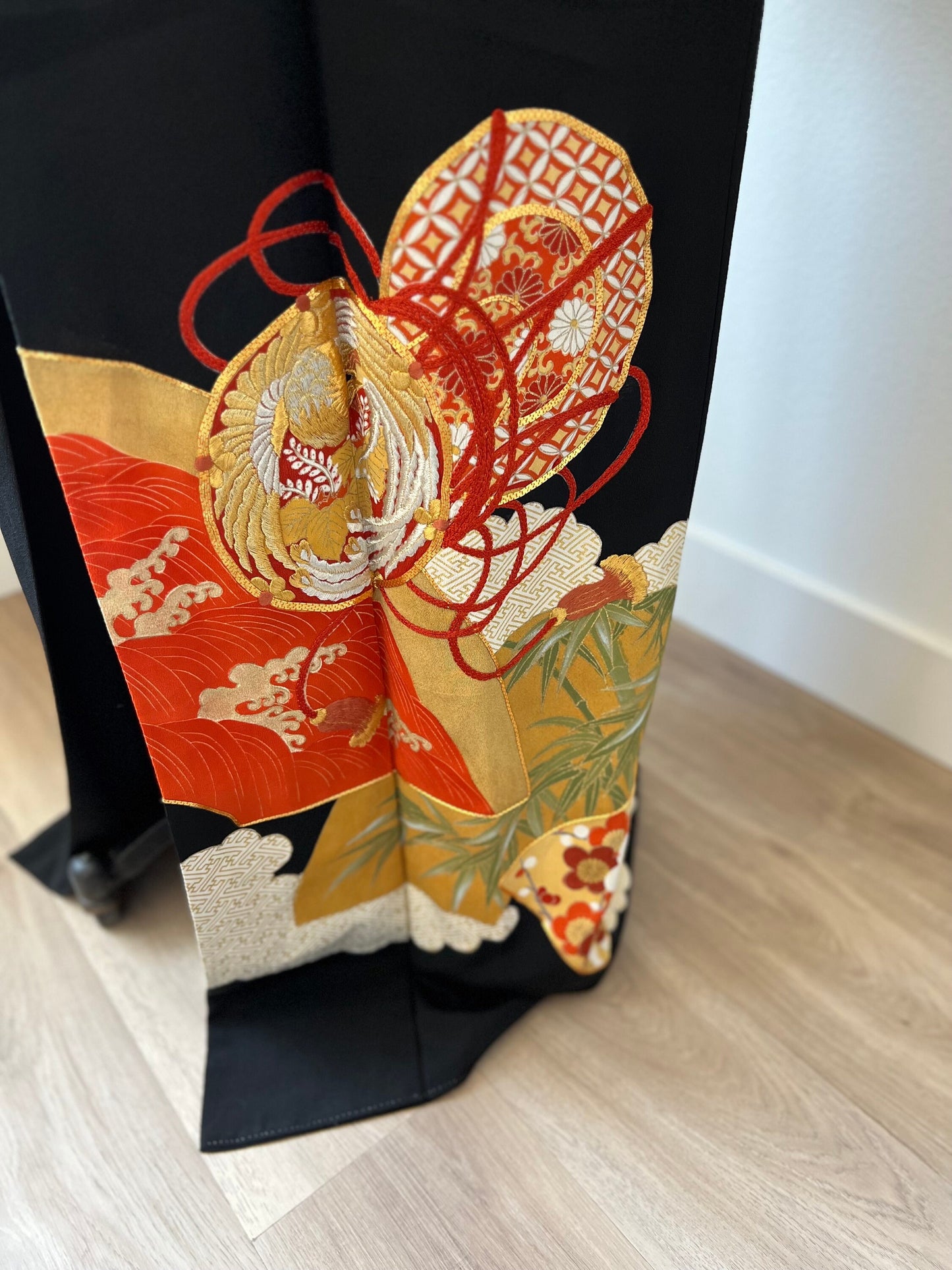 Antique 1930s Japanese silk Kurotomesode kimono | Black | Tsuzumi | Embroidery