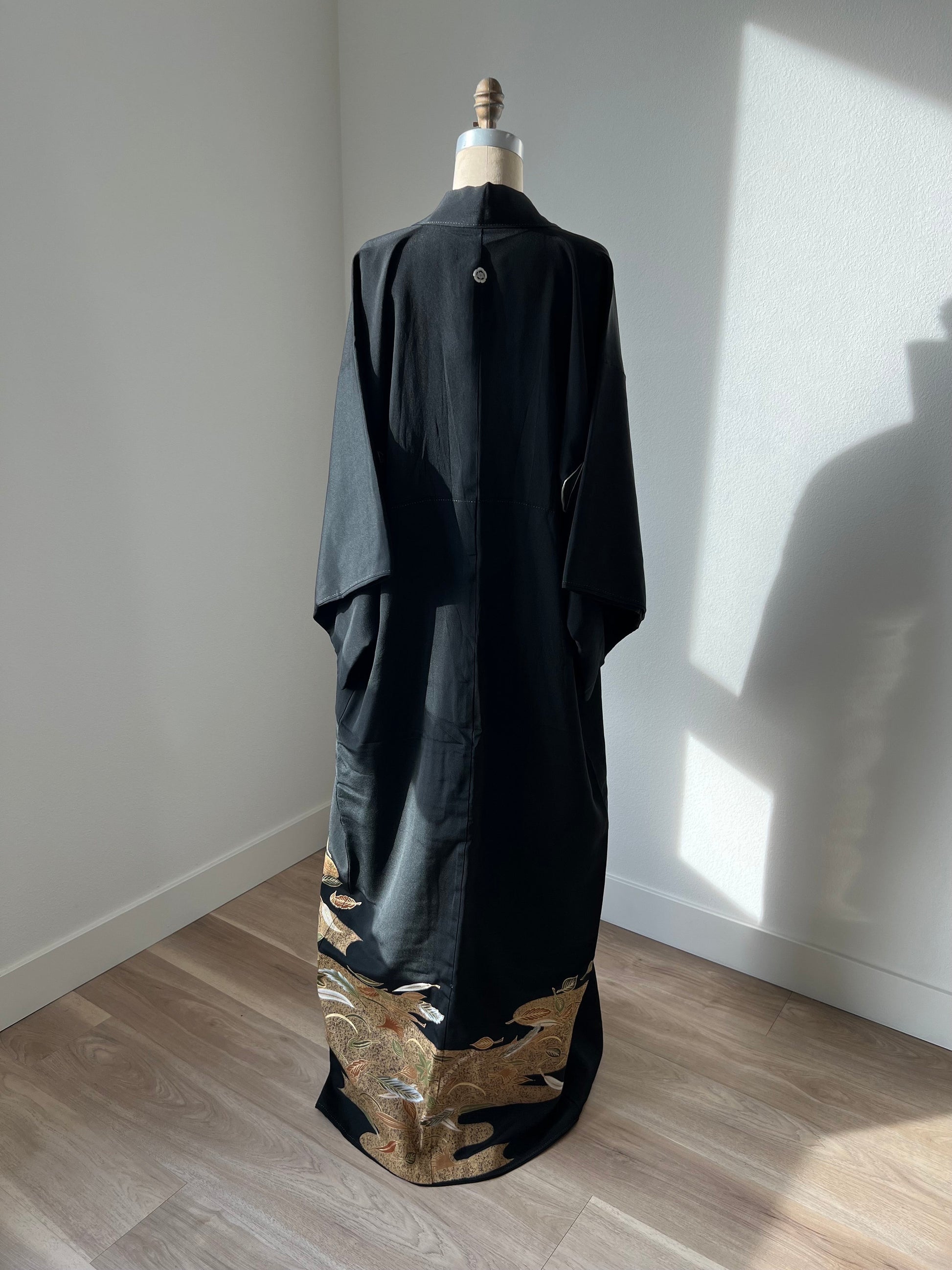 Antique 1930s Japanese silk Kurotomesode kimono | Black | Kasumi | Embroidery