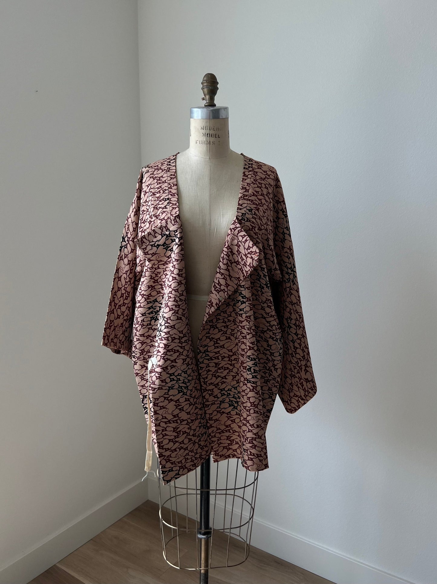 Vintage 1950s Japanese silk Michiyuki | Pink beige , burgundy & black