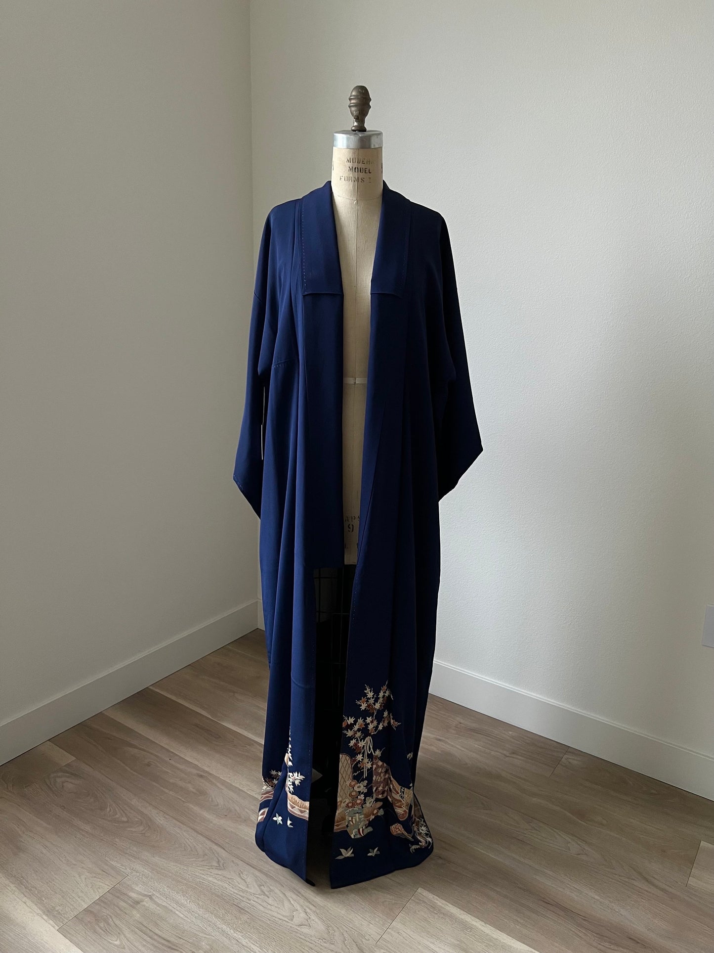 Antique 1930s Japanese silk Irotomesode kimono | Navy | Embroidery