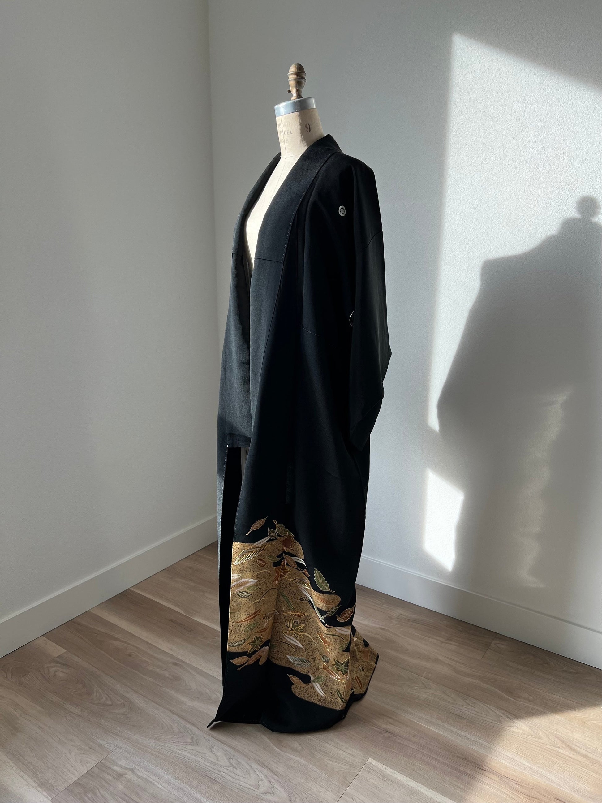 Antique 1930s Japanese silk Kurotomesode kimono | Black | Kasumi | Embroidery