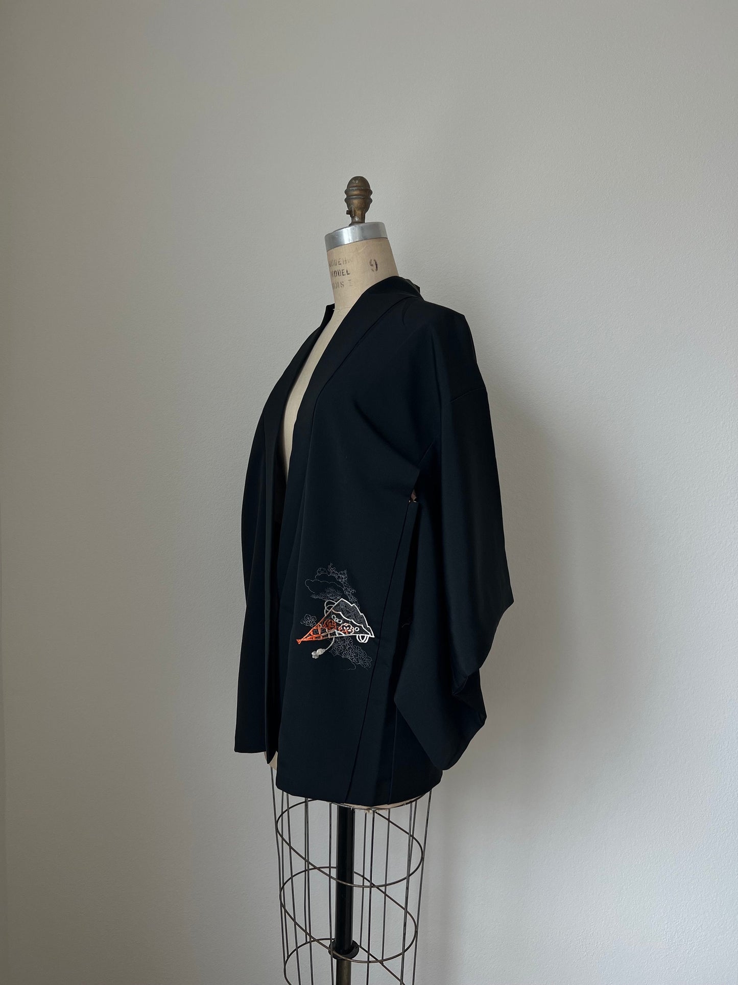 Antique Japanese silk Haori | Black | Sensu embroidery