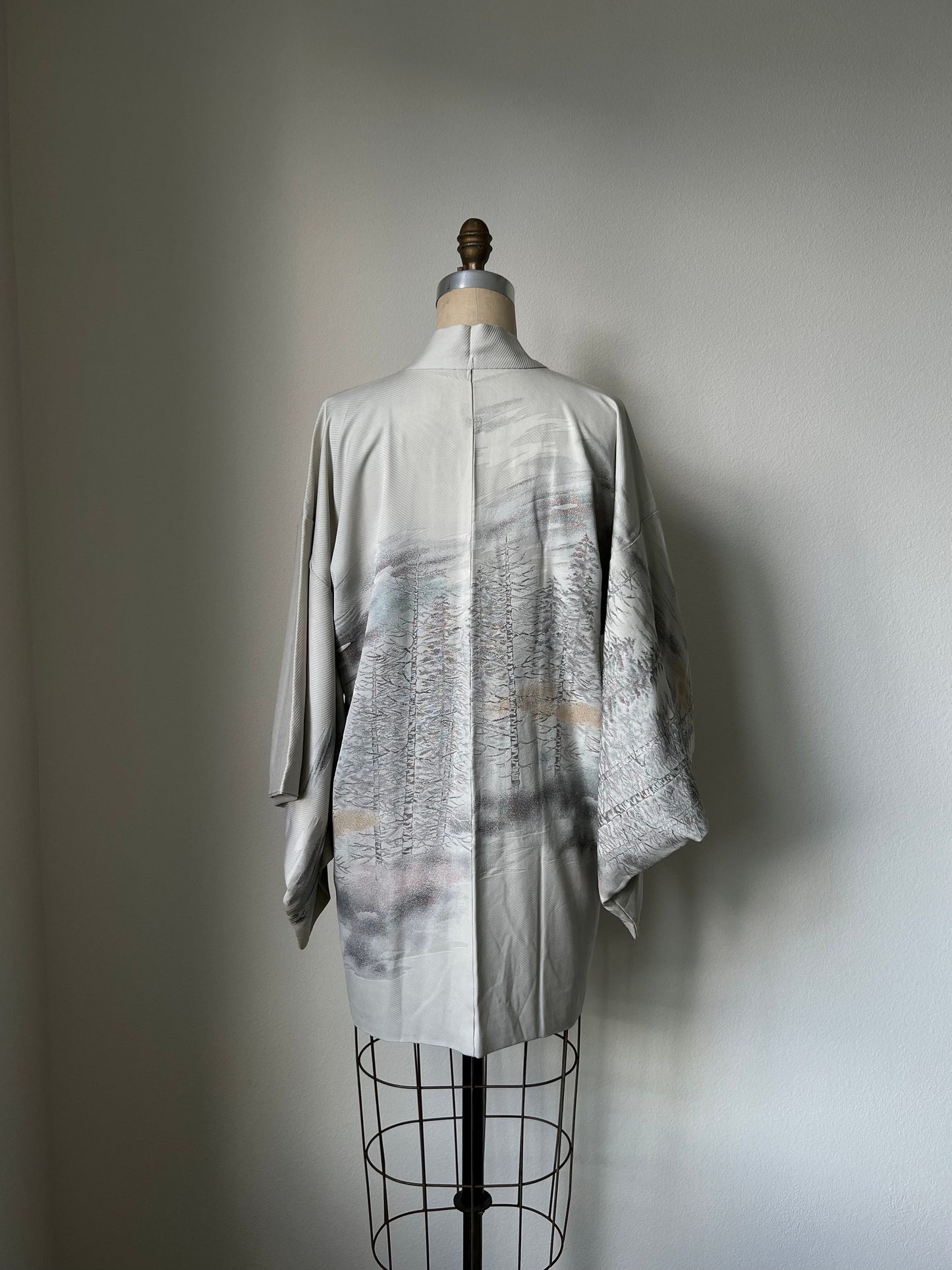 Antique Japanese silk Haori | Light gray | Mori